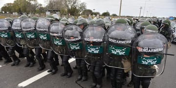 Cruces con la Policía durante la protesta de ATE contra la presencia de Milei en Córdoba (José Gabriel Hernández).