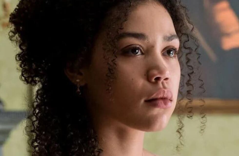 Actriz de Bridgerton culpó a Netflix y a la serie de ocasionarle brotes psicóticos