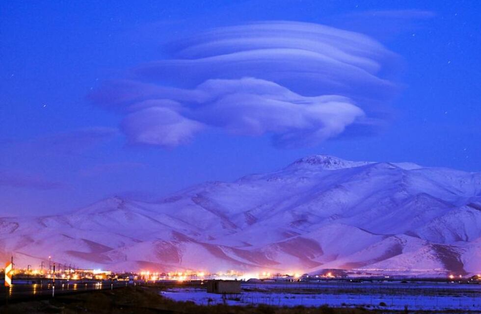 La NASA investiga una nube rara que no se mueve y un país la adoptó como mascota