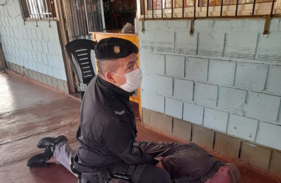 Gracias al RCP, un efectivo policial salvó la vida de un hombre en Jardín América