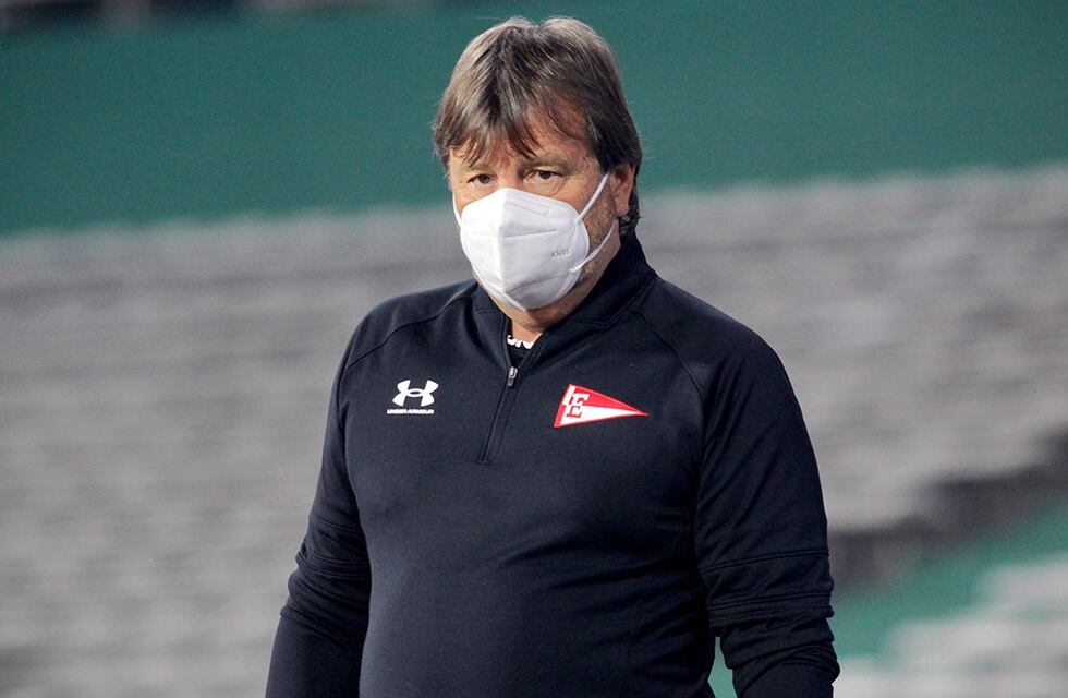 El Ruso Zielinski jugó “de local” en cancha de Belgrano; con Guillermo Farré en la tribuna