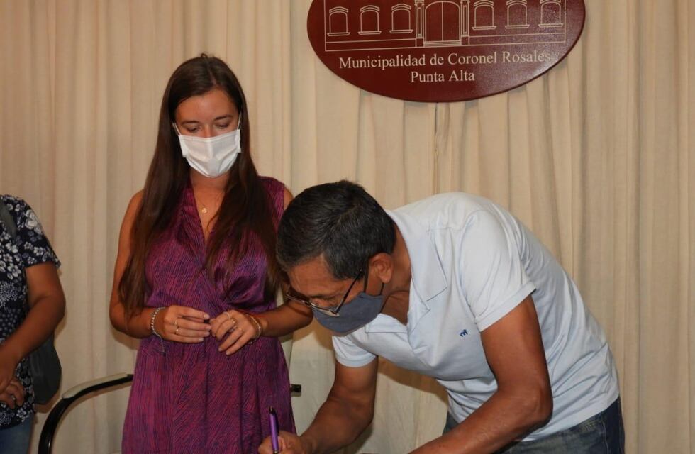 Entregaron ayudas económicas a sociedades de fomento y centros de residentes