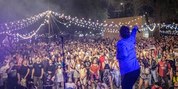 La agenda incluye espectáculos musicales junto a los grupos artísticos de cada asociación.