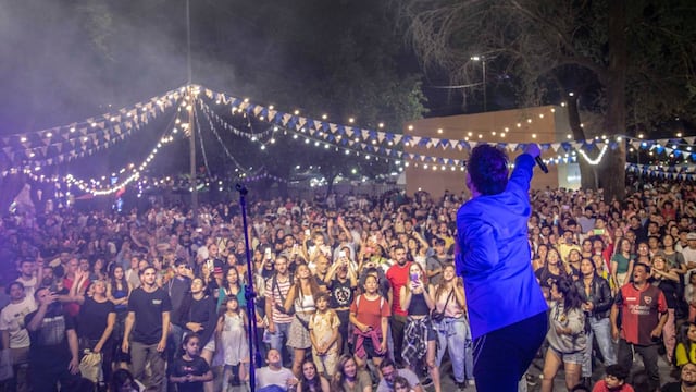 La agenda incluye espectáculos musicales junto a los grupos artísticos de cada asociación.