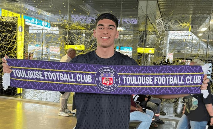Vignolo ya está en Francia y espera por la firma de su contrato (Foto: Captura X).