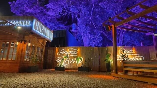 Cachalote, la nueva joya gastronómica que deslumbra en la avenida Córdoba de Puerto Iguazú.