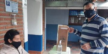 El diputado y candidato por la reelección del Frente Popular Agrario y Social para la Victoria, Isaac Lenguaza, emitió su voto y expresó que “Si no votás, otro decide por vos”