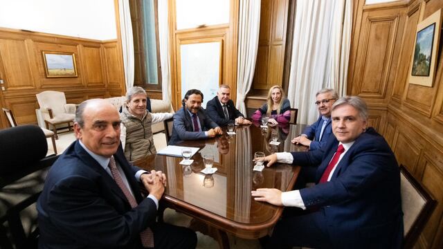 Martín Llaryora se reunió con Guillermo Francos, Karina Milei, Luis Caputo, Gustavo Spaenz, Raúl Jalil y Osvaldo Jaldo. (X / @GAFrancosOk)