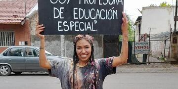 Micaela Romano, la joven trabajadora rural que se recibió de docente.