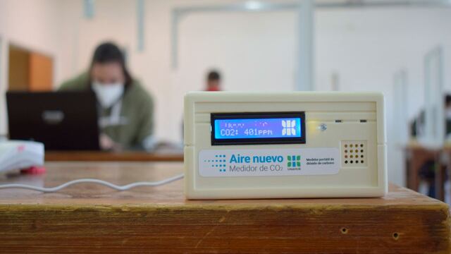 Ventilar. Famaf adquirió medidores de CO2 para controlar la correcta ventilación de aulas, laboratorios y oficinas. (Famaf)