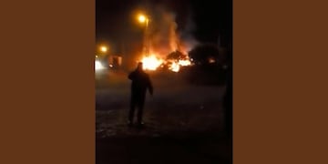 Se incendiaron cuatro vehículos en el barrio Aeroclub de Posadas.
