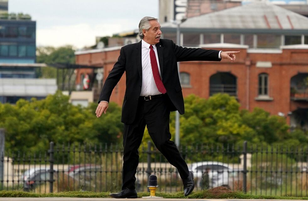 El Presidente suspendió su presencia en un acto por la crisis desatada en la tensión cambiaria