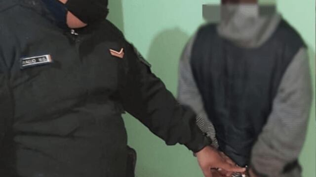 Puerto Iguazú: lograron detener a un joven que estaría involucrado en el robo de cables del salón comunitario.