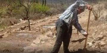 Ismael comparte su trabajo a través de las redes para conseguir un plato de comida día a día.