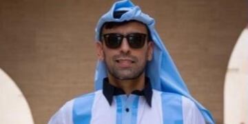 Alejandro Cejas, el santiagueño que es furor con su emprendimiento en Qatar, es instructor de pádel.