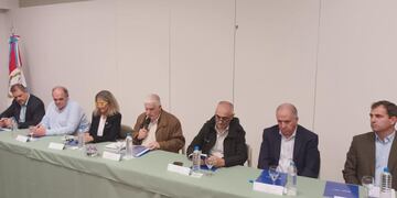 Fernando Vilella estuvo en Rafaela para dar una charla sobre la chicharita del maíz