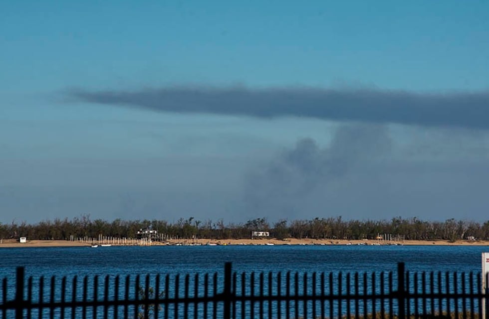 Detectan incendios frente a Rosario tras la suspensión del corte del puente