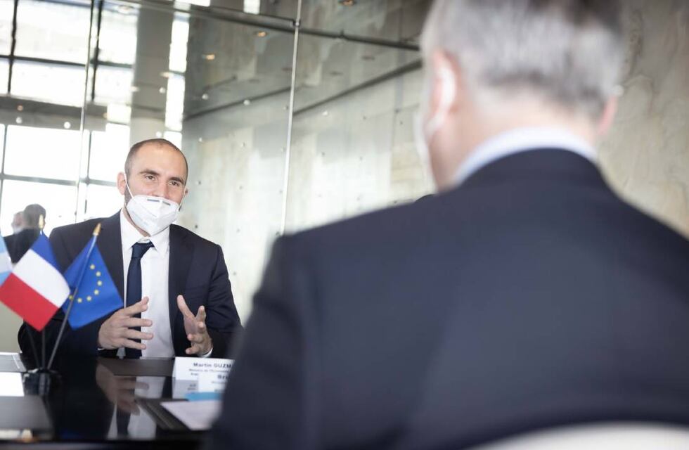 Guzmán termina su gira en Moscú con agenda económica internacional y las vacunas Sputnik V