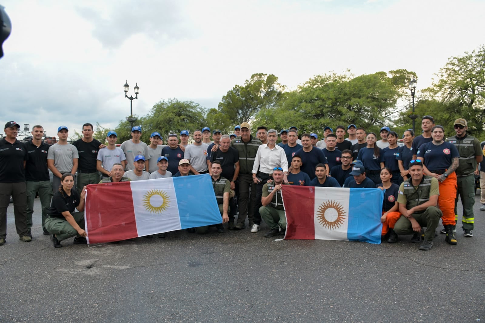 Los bomberos de Córdoba que combatirán los incendios en Chubut.