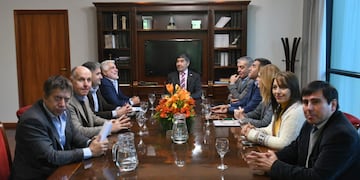 Miguel Acevedo encabezó una reunión con Dante Loza y legisladores de diferentes bloques para delinear estrategias conjuntas.