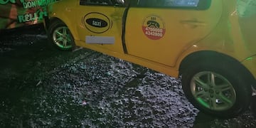 El móvil chocó contra un puesto de churros.