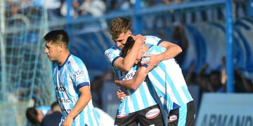 Racing, que se la juega para ascender a Primera Nacional, debuta con River en Copa Argentina (foto Javier Ferreyra).