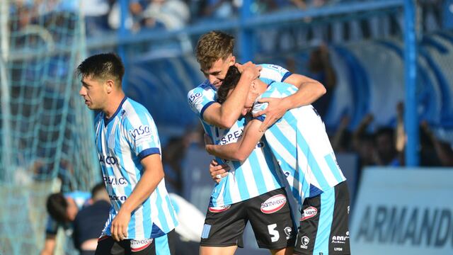 Racing, que se la juega para ascender a Primera Nacional, debuta con River en Copa Argentina (foto Javier Ferreyra).