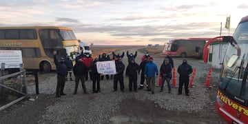 Los trabajadores reclamaron durante una semana en el ingreso a La Barrancosa.