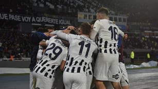 Festejo Albiazul, con Talleres que apretó el paso y metió dos triunfos consecutivos.