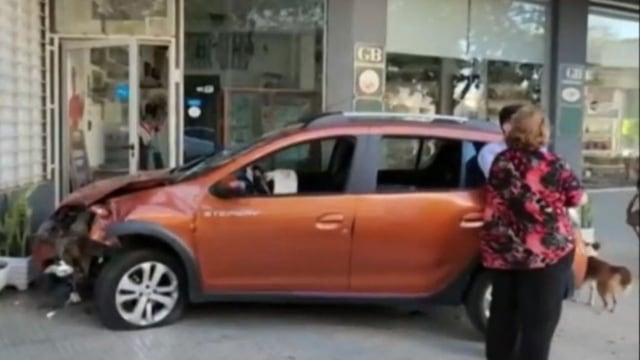 El rodado protagonista de la serie de choques en barrio Cofico.