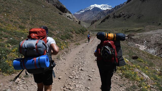 Mendoza 26 de enero de 2019 Parque Nacional Aconcagua 
Trekking al campamento Confluencia Muchos visitantes acceden al parque Nacional Aconcagua para realizar trekking o ascencer al cerro Foto: Claudio Gutierrez / Los Andes