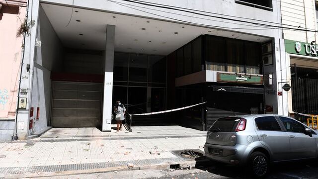 Cayó mampostería de un edifico en el centro porteño: hay un herido. (Foto: Maxi Ferraro)