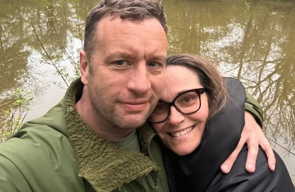 Pensó que eran síntomas de la menopausia y murió 15 meses después: el caso que alerta sobre el cáncer de colon