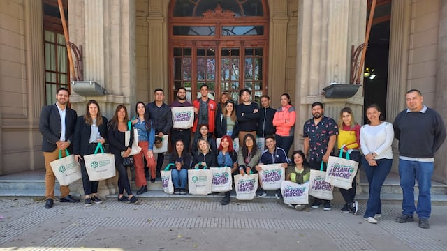 Estudiantes de la Licenciatura en Gestión Ambiental de la Universidad Nacional Arturo Jauretche de Florencio Varela (Buenos Aires)
