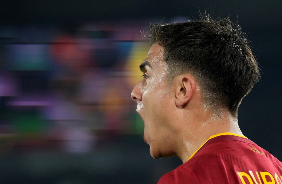 Paulo Dybala, otro cordobés que clasificó a finales europeas, con la Roma