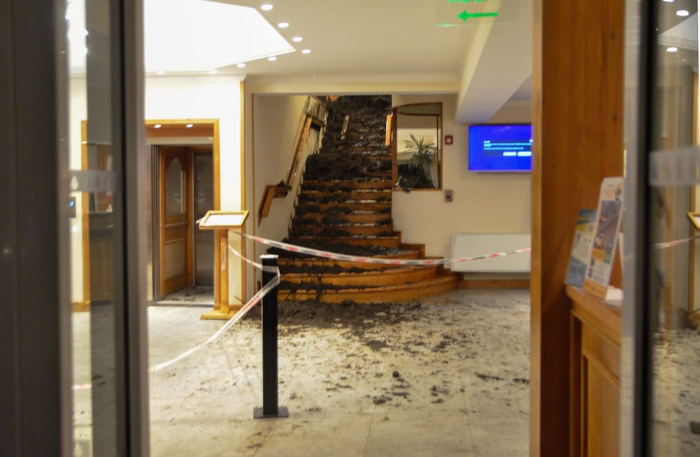 Un hombre entró corriendo al hotel de Bariloche para salvar a sus hijas y a su mujer tras el alud