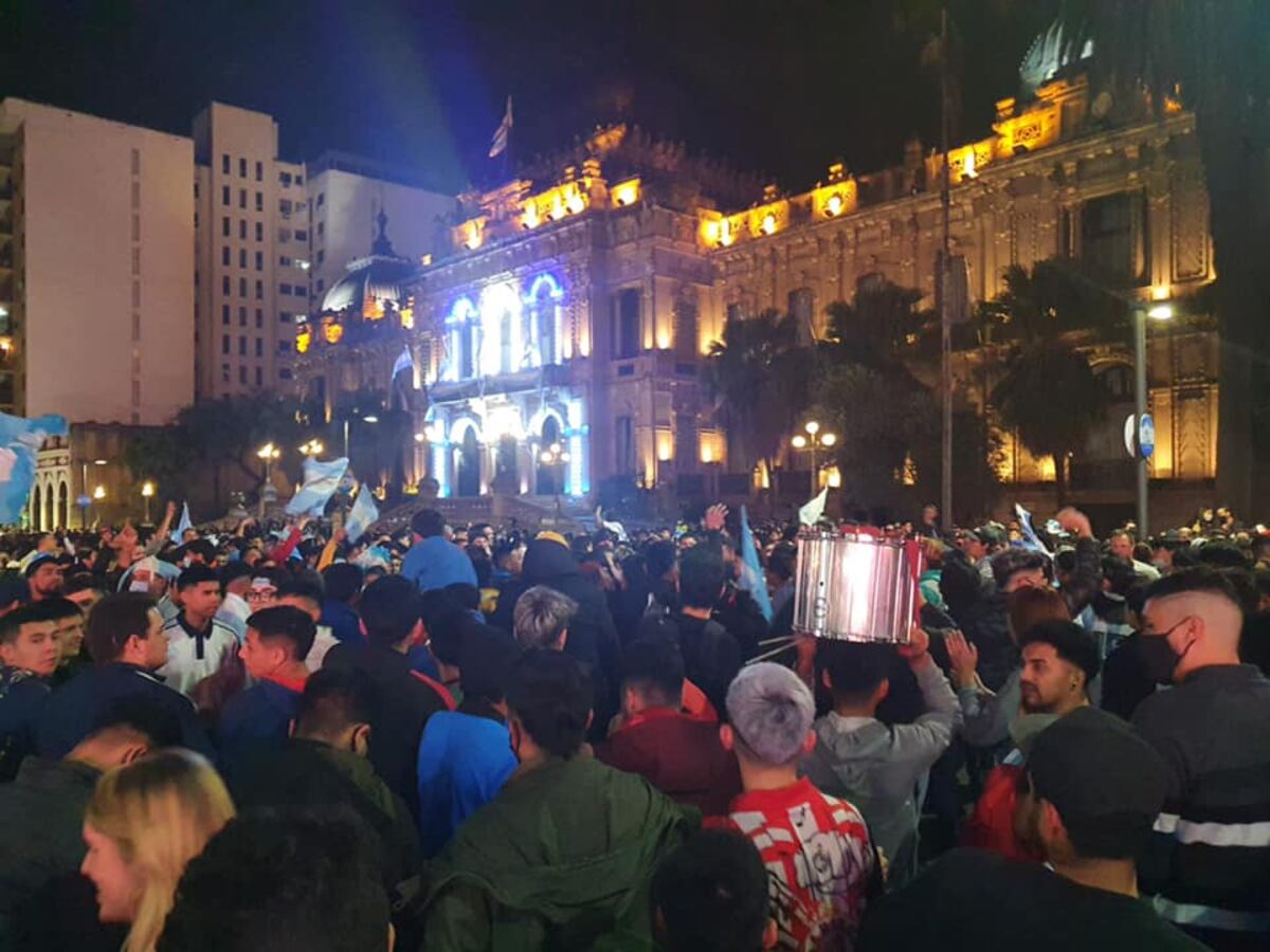 Los tucumanos celebraron el campeonato obtenido por la Selección Argentina.