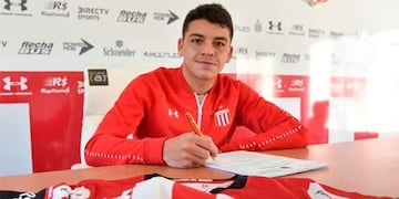 Estudiantes LP, con uno de sus jugadores complicados por una denuncia por abuso sexual.