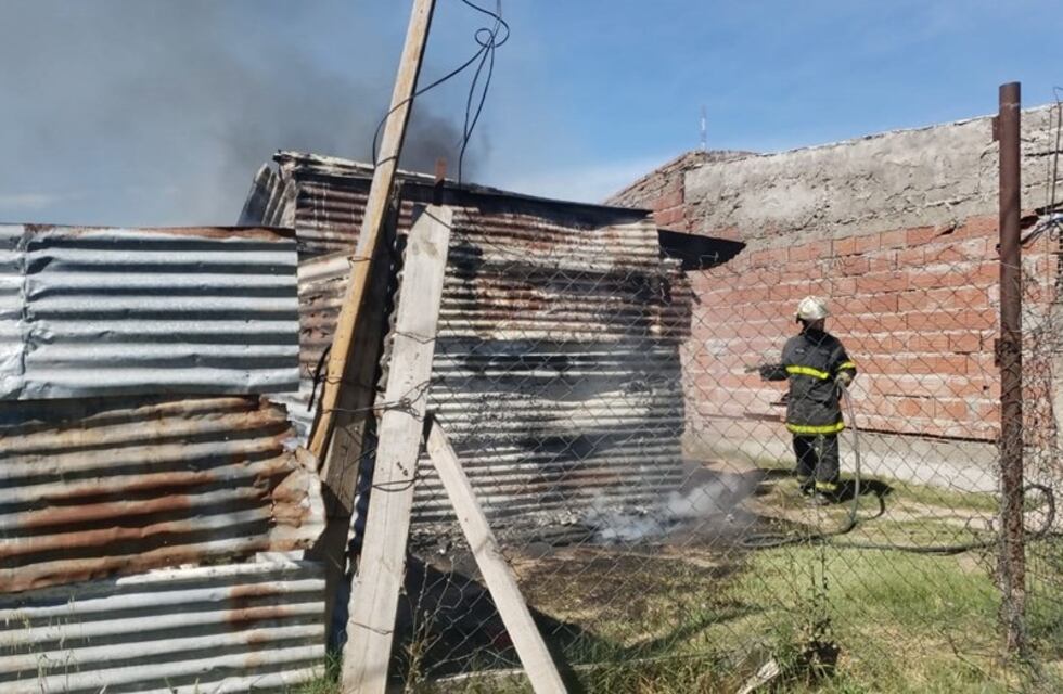 Bahía: se incendió una precaria vivienda y murió un perro