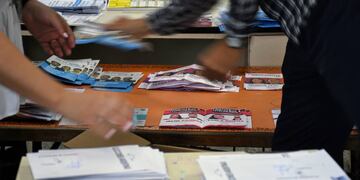 Comenzó el recuento de votos para las elecciones legislativas en Santa Fe.