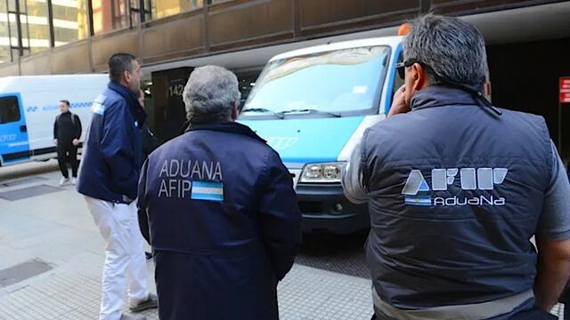 El dólar blue volvió a subir y realizaron nuevos allanamientos en “cuevas” del microcentro porteño.