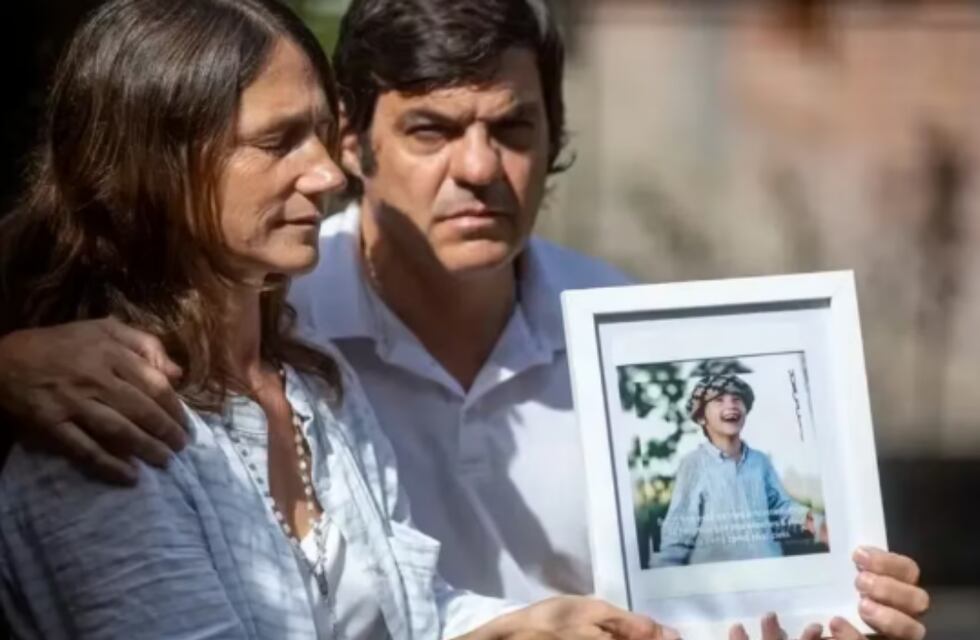 El momento más duro de una familia: murió uno de sus hijos en un accidente y temen que, por ello, les quiten a otro