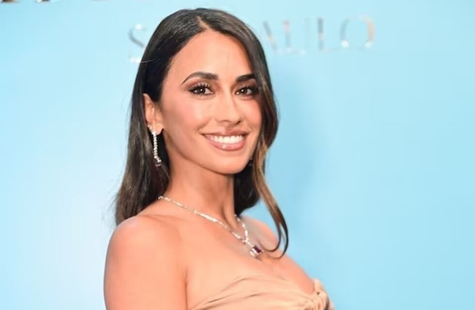 Sensual y elegante: Antonela Roccuzzo brilló en la apertura de una exclusiva joyería en San Pablo