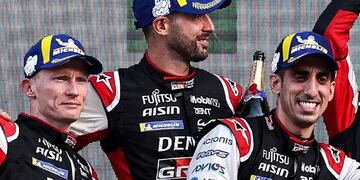 Pechito López, en el podio de las 6 Horas de Fuji.