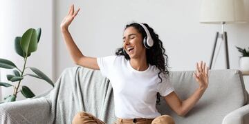 Qué problemas a la salud genera usar los auriculares por mucho tiempo.