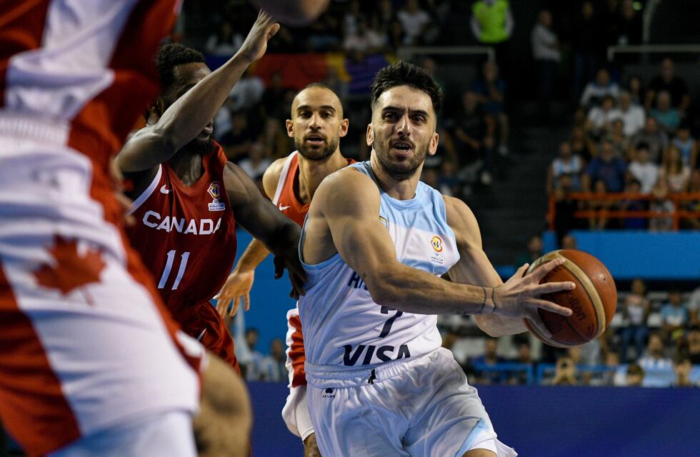 Con Facundo Campazzo como figura, la Selección argentina está a un triunfo del Mundial 2023