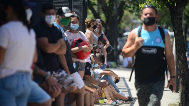 Testeos. En el Hospital Móvil del Polo Sanitario (José Hernández/La Voz).
