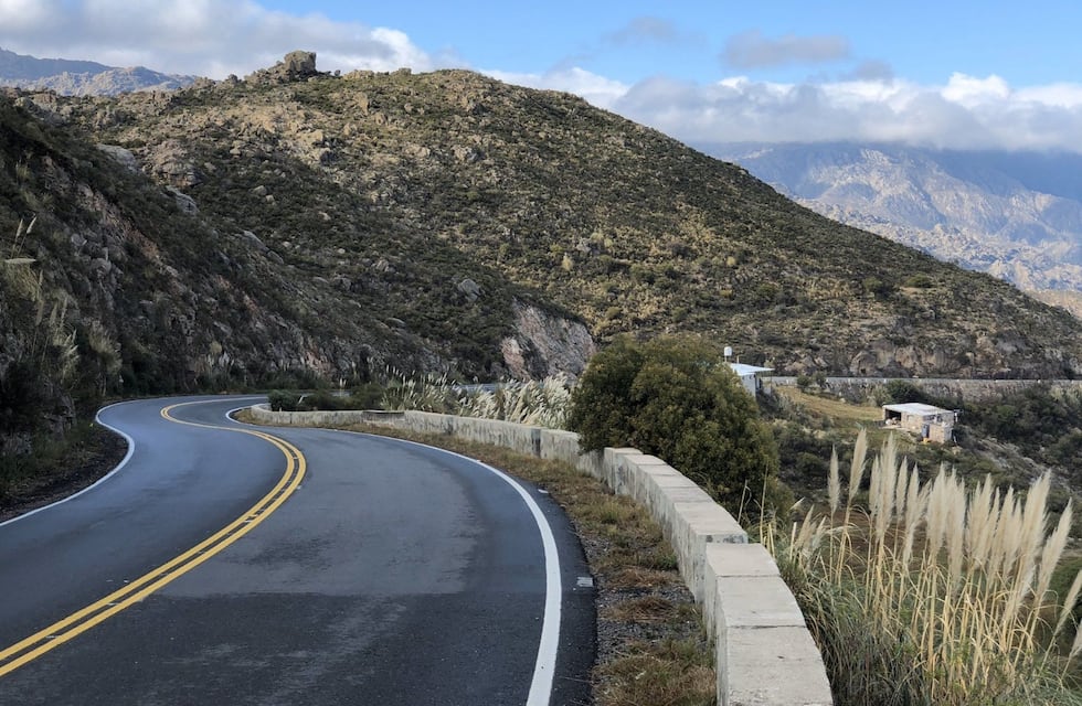 Tragedia en Córdoba: una mujer murió por la caída de un auto en las Altas Cumbres
