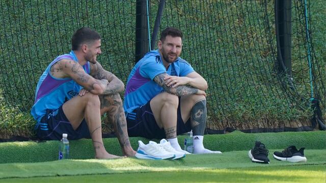 Messi y De Paul en la práctica de la Selección. Foto: Olé