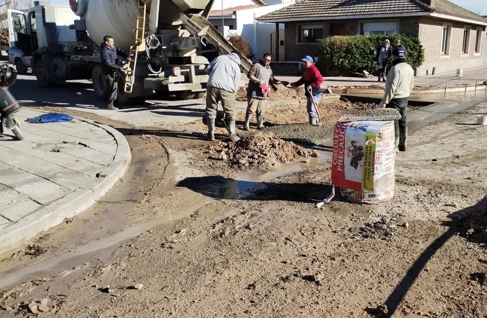 Continúan los trabajos de bacheo en distintos puntos de Tres Arroyos